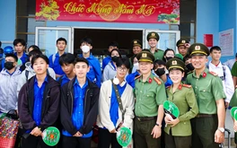 142 thí sinh huyện đảo Kiên Giang vượt biển đi thi tốt nghiệp