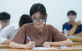 Gợi ý bài giải môn văn thi tốt nghiệp THPT 2025