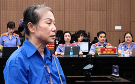 Bà Hoàng Thị Thúy Lan bật khóc, nghẹn ngào nói 'gia đình tôi rất hoàn cảnh'