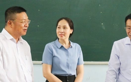 Bức thư xúc động của cô hiệu trưởng gửi sĩ tử: Đừng sợ hãi trước bất cứ điều gì!