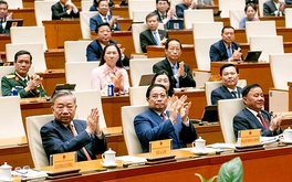 Quốc hội quyết miễn thị thực cho người nước ngoài diện ưu đãi phát triển kinh tế