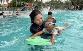 Lớp học bơi 0 đồng cho học sinh Cần Thơ suốt gần 10 năm