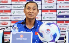 HLV Mai Đức Chung: 'Cầu thủ Việt kiều Nam Mi không đạt chuyên môn'