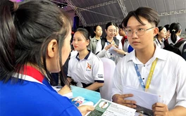 Thị trường tuyển dụng tăng, dù còn bất ổn