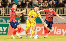 Sông Lam Nghệ An - Công An Hà Nội (hiệp 1) 0-1: Quang Hải mở tỉ số