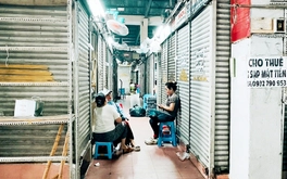 Xuất hóa đơn điện tử khi bán hàng: Nhiều tiểu thương đóng sạp chờ... hướng dẫn?