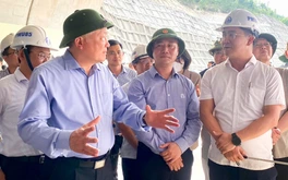 Phó thủ tướng Nguyễn Hòa Bình kiểm tra cao tốc Quy Nhơn - Chí Thạnh
