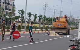 Chạy xe máy tông xe múc đất, thanh niên 20 tuổi chết tại chỗ
