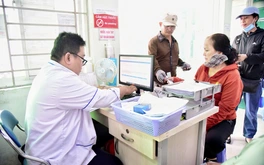 Trạm y tế thành 'bệnh viện mini', có nên không?