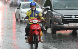 Vùng áp thấp trên Biển Đông gây biển động, Nam Bộ mưa dông