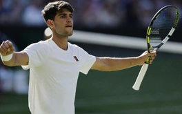 Alcaraz ra dấu dừng trận đấu tại Wimbledon 2025