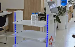 Thú vị robot phục vụ tại Trung tâm phục vụ hành chính công phường Thủ Đức