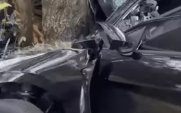 Xe cầu thủ Diogo Jota màu xanh, qua clip giả mạo thành màu đen