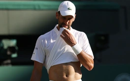 Djokovic thua chóng vánh Sinner ở bán kết Wimbledon 2025