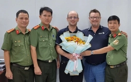 Công an TP.HCM cấp định danh điện tử cho hơn 2.200 người nước ngoài