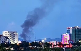 Cháy cửa hàng bán sơn ở phường Kon Tum, người dân nghe nhiều tiếng nổ lớn