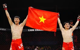 Võ sĩ Trung Quốc chủ quan, bị Thành Thoan cho đo sàn