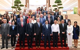 Thủ tướng đề nghị doanh nghiệp Mỹ đồng hành để Việt - Mỹ sớm đạt thỏa thuận cụ thể về thuế quan