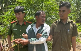 Bắt người chồng bạo lực với vợ, bắn công an bị thương