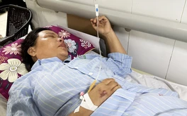 Nạn nhân vụ ô tô đâm hai xe máy rơi sông: 'Không nghĩ tôi còn sống'