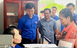 Bí thư thứ nhất Trung ương Đoàn thăm đoàn viên các xã biên giới tỉnh Gia Lai