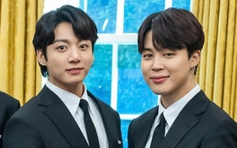 Jimin BTS kể chuyện Jungkook được một chủ quán ở Đà Nẵng nựng má