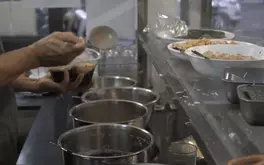 Quán chè Mười Sáu vắt qua hai thế kỷ: Nhà mình vẫn bán chè Hà Nội