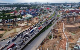 Đóng đường ĐT 743 gây ùn tắc nghiêm trọng, lộ trình thay thế ra sao?
