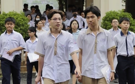 Tuyển sinh lớp 10 năm tới ở TP.HCM: Một số nơi xét tuyển, còn lại thi văn, toán, ngoại ngữ