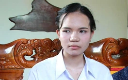 Nữ sinh học bằng tai và bằng trái tim 'gặt' hai điểm 10 thi tốt nghiệp