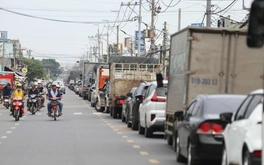 Nhiều vụ tai nạn do chuyển hướng xe sai quy định, CSGT TP.HCM lưu ý 'xi nhan' trước 20-30m