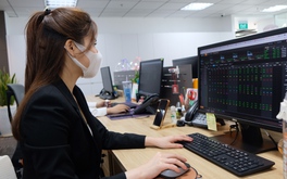 Tiền đổ cuồn cuộn, chứng khoán thắng lớn: Lợi nhuận vượt mặt vàng và loạt kênh đầu tư