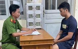 Bắt thanh niên dùng thanh sắt đánh một phụ nữ ngất xỉu để cướp tài sản