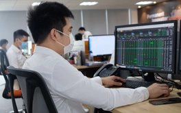 Chứng khoán bị đạp rớt mốc kỷ lục, giới đầu tư vẫn tin vào sóng hồi phục