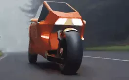 Xe máy điện 3 bánh tự cân bằng, 225km/sạc, tự điền vào chỗ trống hợp pháp, thách thức cả Tesla