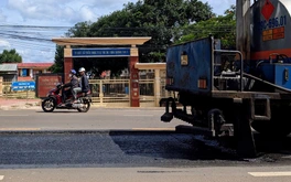 Quốc lộ 19 lại bong tróc, đề nghị kiểm định độc lập chất lượng mặt đường
