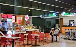 Các công ty ăn uống, dịch vụ phòng chờ ở sân bay báo lãi to