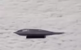 Video máy bay B-2 của Mỹ bị Su-35 của Nga bao vây là giả