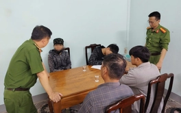 Buộc 'báo thủ' cùng dọn rác với cha mẹ là cách để các em biết nghĩ trước khi hành động