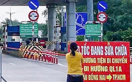 Liên tục chặn tại các nút giao lên cao tốc TP.HCM - Long Thành - Dầu Giây để giảm ùn tắc
