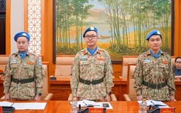 Trao quyết định của Chủ tịch nước cho 3 sĩ quan làm nhiệm vụ gìn giữ hòa bình
