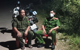 Lập chốt, xử phạt người vứt xác heo chết để ngăn dịch lan rộng