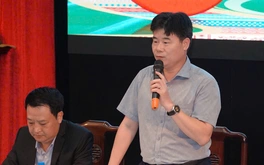 'Tranh thêu tơ sen bán 2 triệu lãi lắm rồi, chúng tôi động viên sao không nghĩ bán giá 20 triệu?'