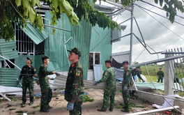 Mưa dông làm sập 44 căn nhà ở Đồng Tháp, 17 người bị thương