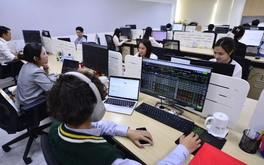 Đánh thuế ngay với cổ tức trả bằng cổ phiếu: 'khổ' nhà đầu tư, doanh nghiệp cũng 'đau đầu'