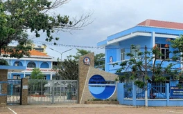Cà Mau: 8 nguyên giám đốc, phó giám đốc sở ‘có liên quan’ nghe công bố kết luận tố cáo của giáo viên