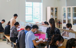 Lao động mất việc có thể ngồi nhà làm thủ tục hưởng trợ cấp thất nghiệp