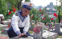 Thắp sáng đạo lý 'Uống nước nhớ nguồn' tại Lữ đoàn Hải quân 170
