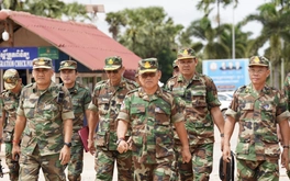 Tư lệnh quân đội Thái Lan - Campuchia đồng ý ngừng bắn