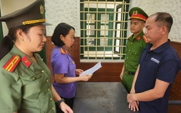 Trưởng Văn phòng đại diện của một tạp chí bị bắt để điều tra hành vi lừa đảo